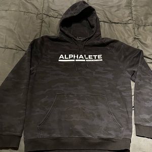 Alphalete performance hoodie - black camo - size large
